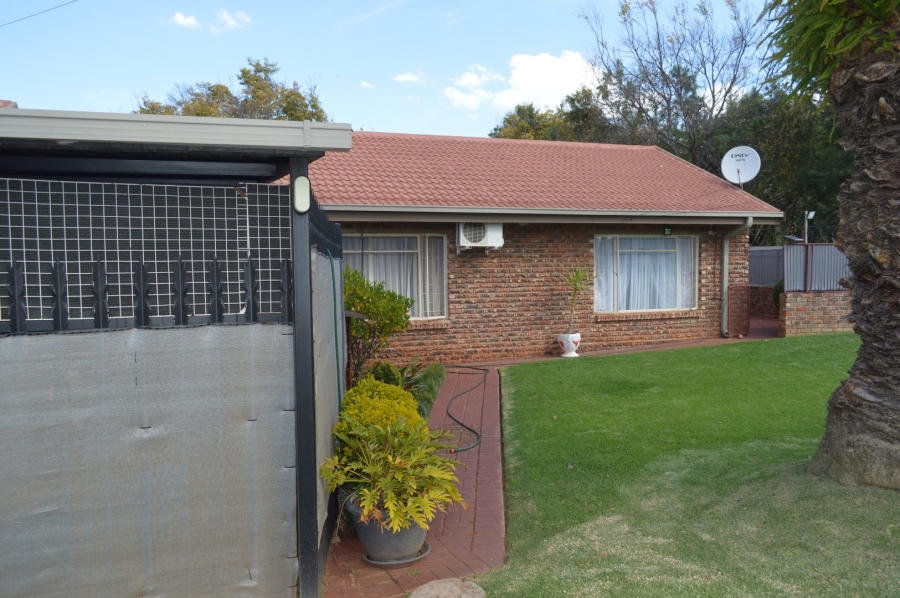 6 Bedroom Property for Sale in Doringkruin North West
